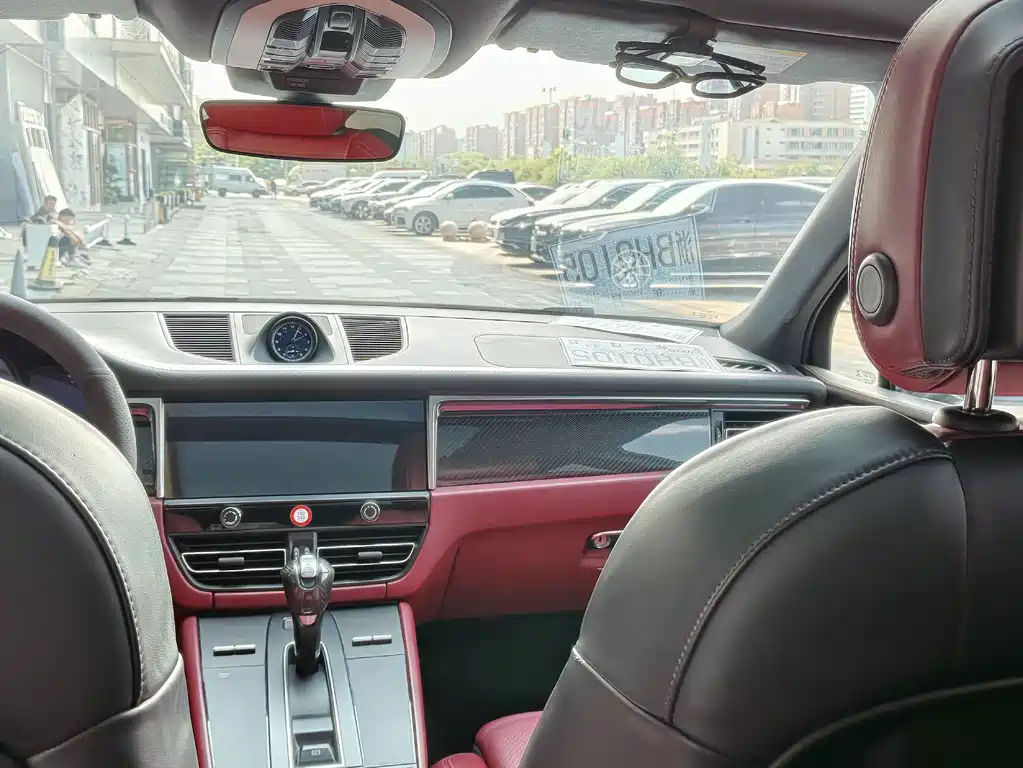 Porsche Macan — миниатюра 8