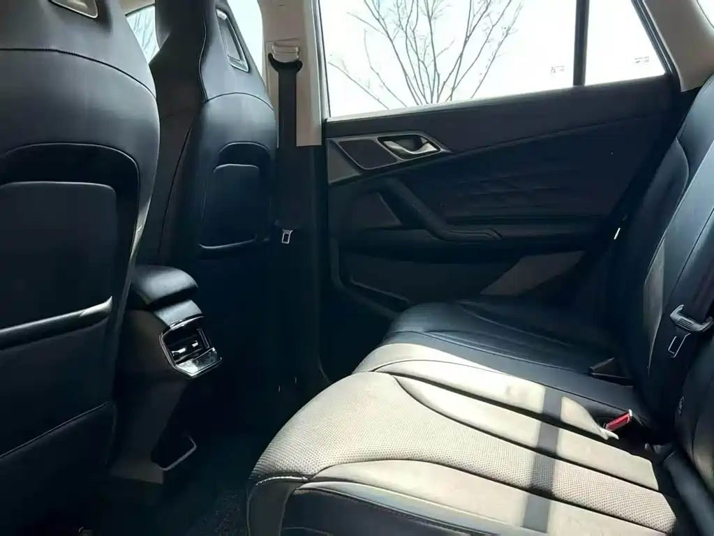 Roewe RX5 — миниатюра 5