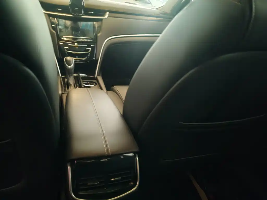 Cadillac XTS — миниатюра 7