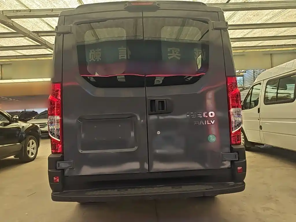 IVECO Ousheng — миниатюра 6