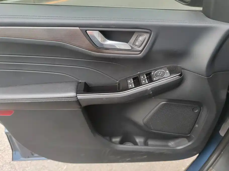 Ford Escape — миниатюра 7