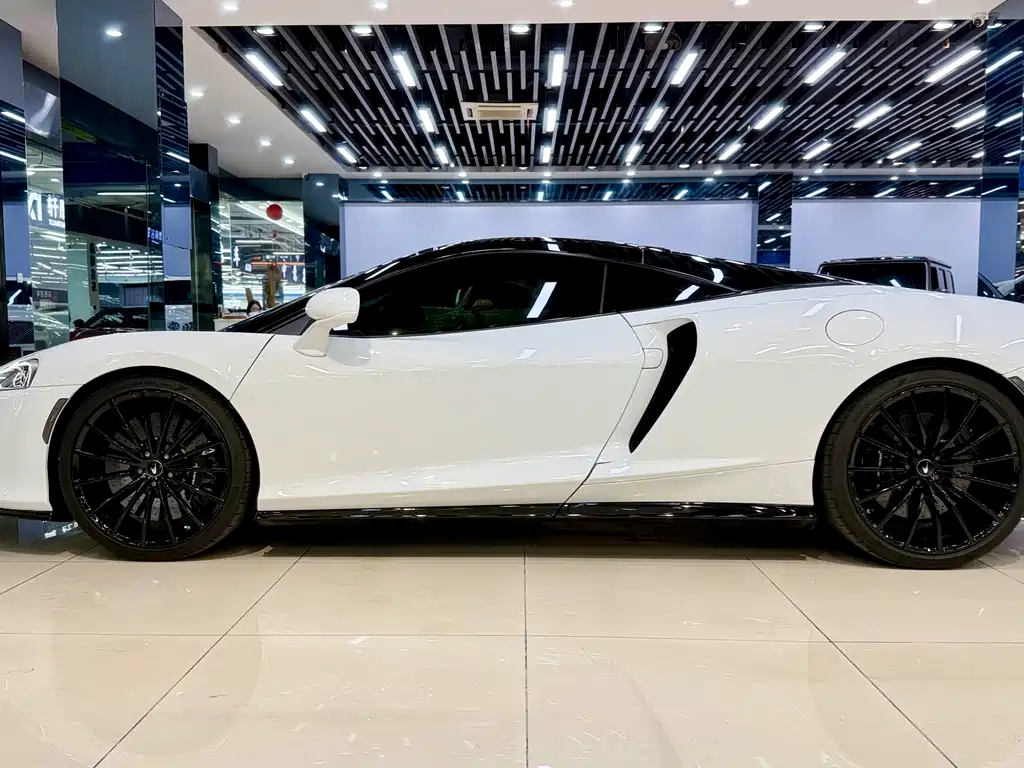 MCLAREN GT