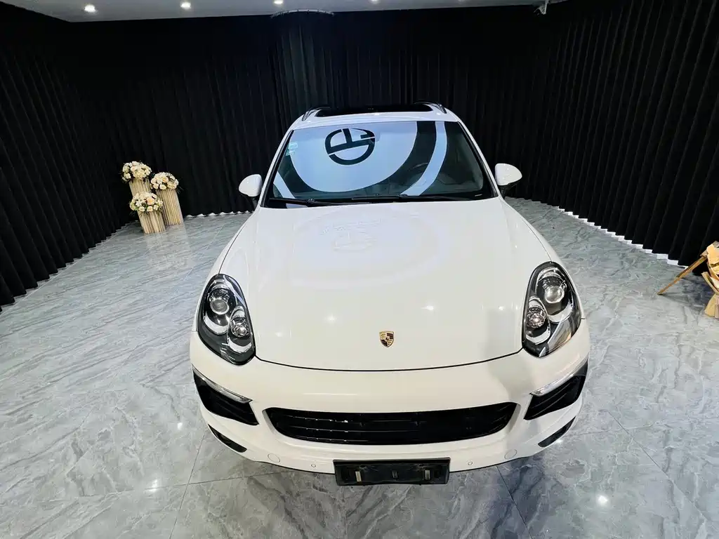 Porsche Cayenne — миниатюра 8