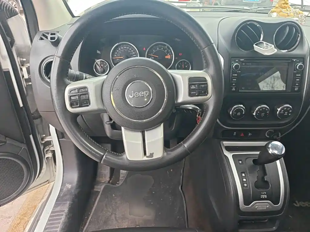Jeep Compass (Import) — миниатюра 11