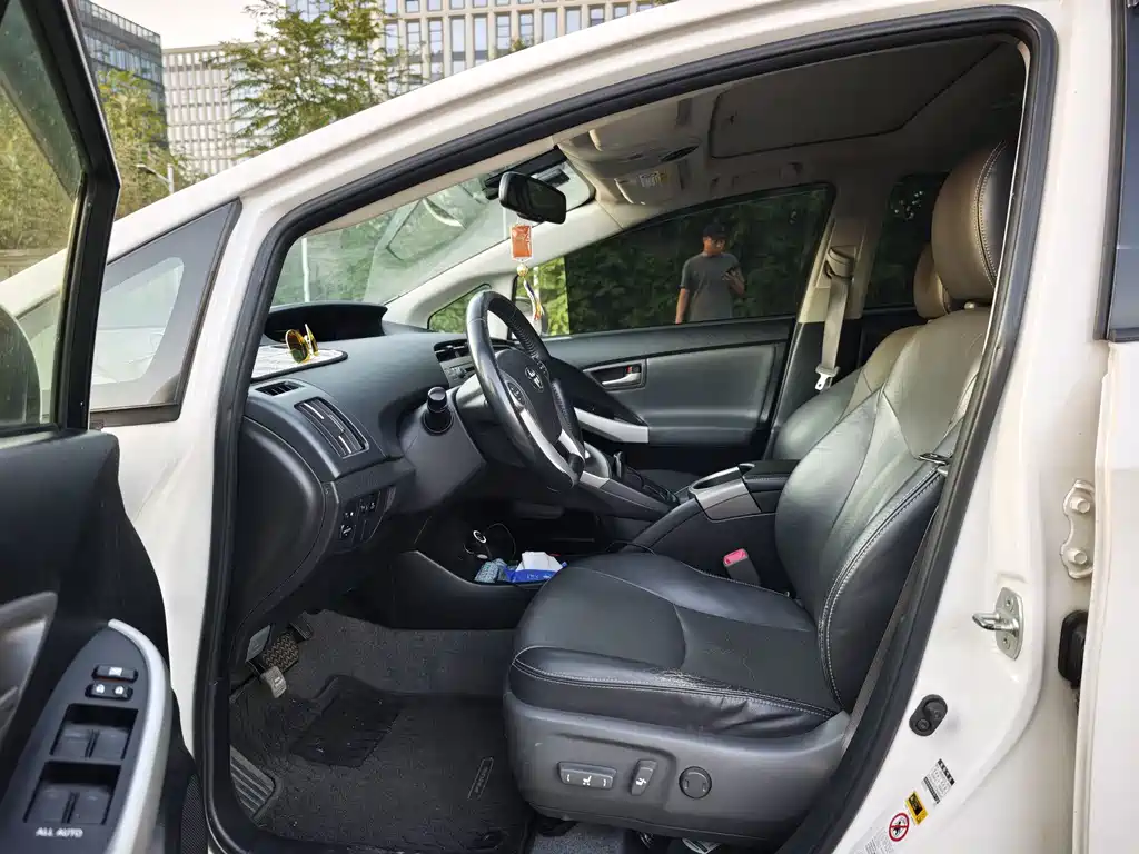 Toyota Prius — миниатюра 13