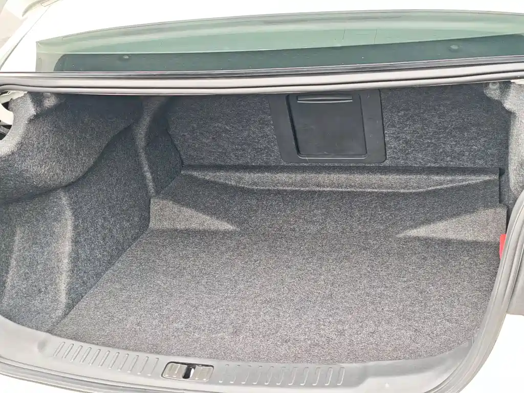Chevrolet Malibu — миниатюра 14