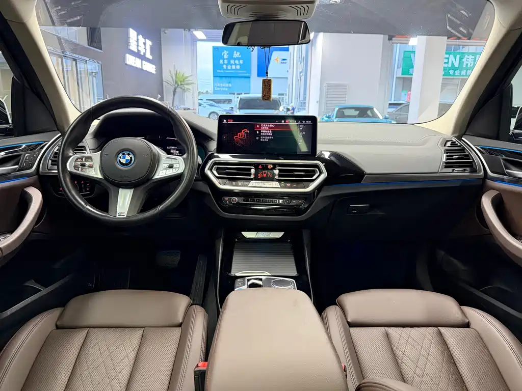 BMW iX3 — миниатюра 6