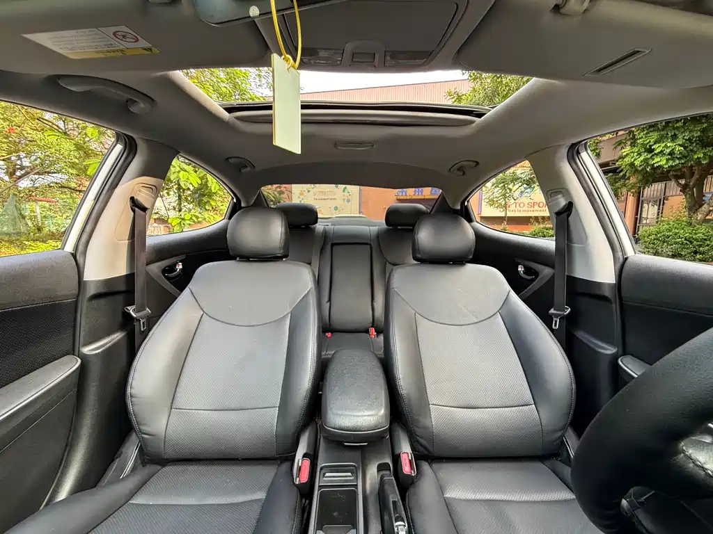 Hyundai Elantra Langdong — миниатюра 10