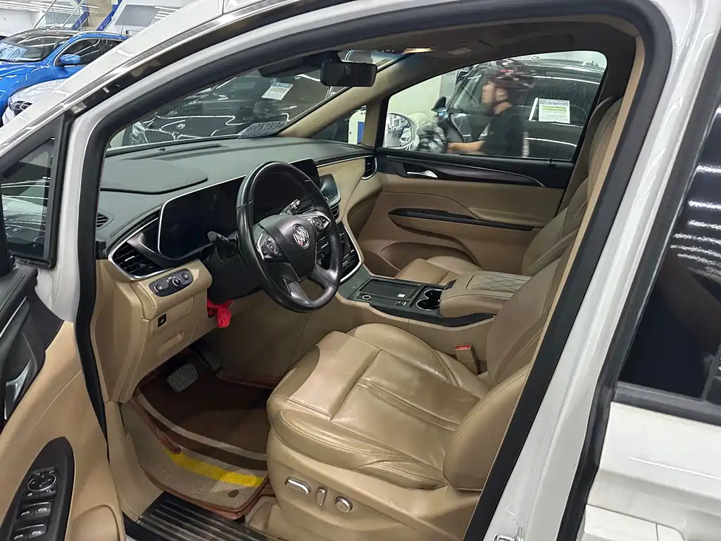 Buick GL8 — миниатюра 3