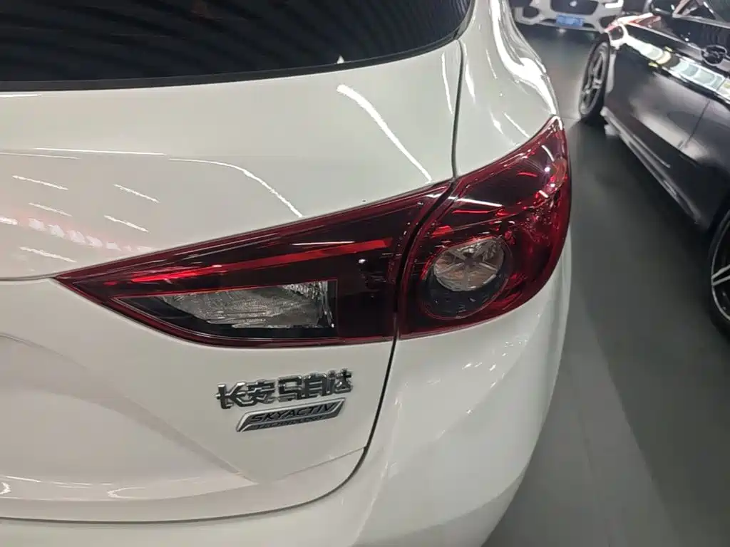 Mazda 3 Axela — миниатюра 8