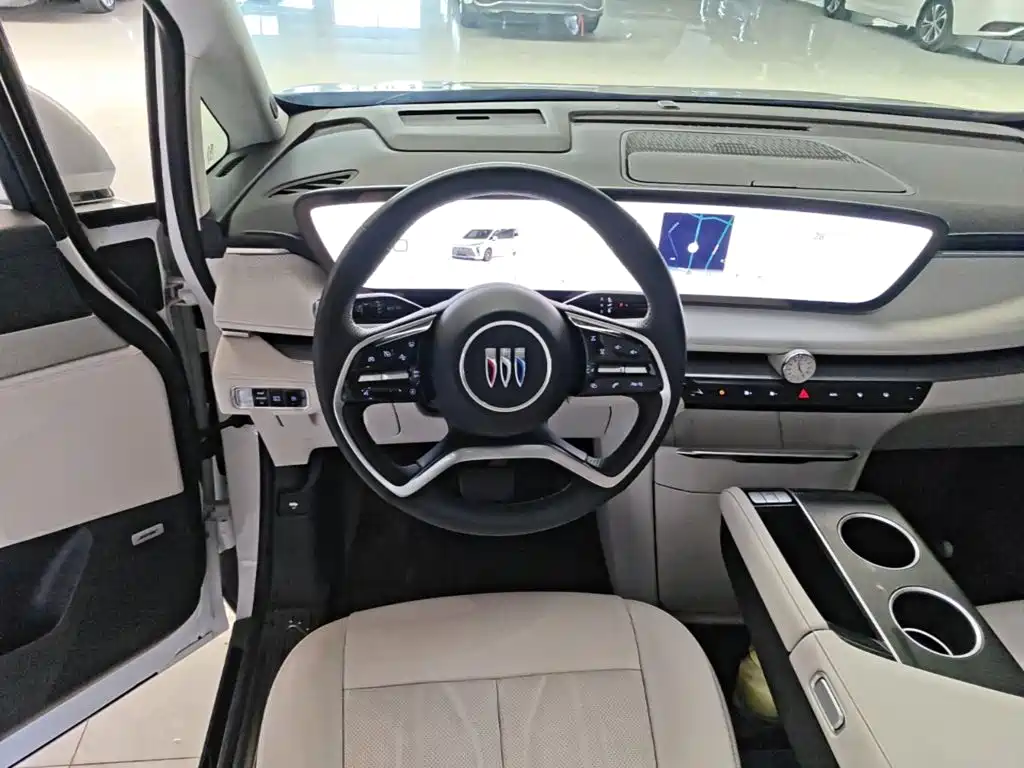 Buick GL8 Hybrid — миниатюра 11
