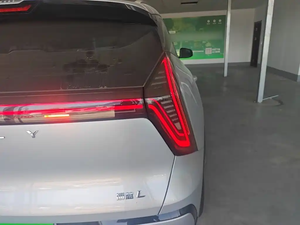 Geely Boyue L — миниатюра 8