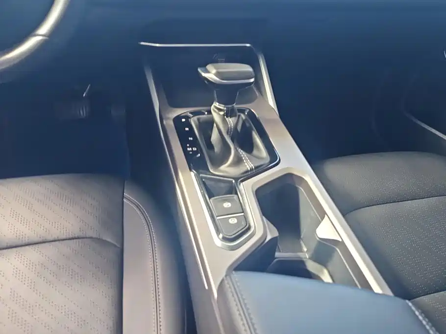 Geely Emgrand — миниатюра 16