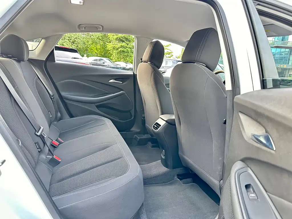 Buick Verano — миниатюра 13