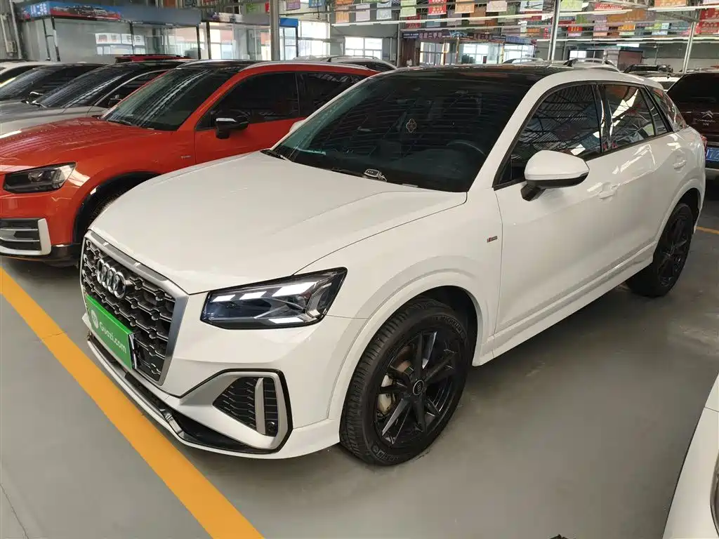 Audi Q2L 2023