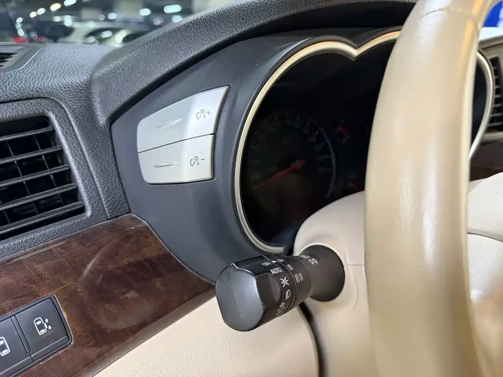 Nissan Quest — миниатюра 15