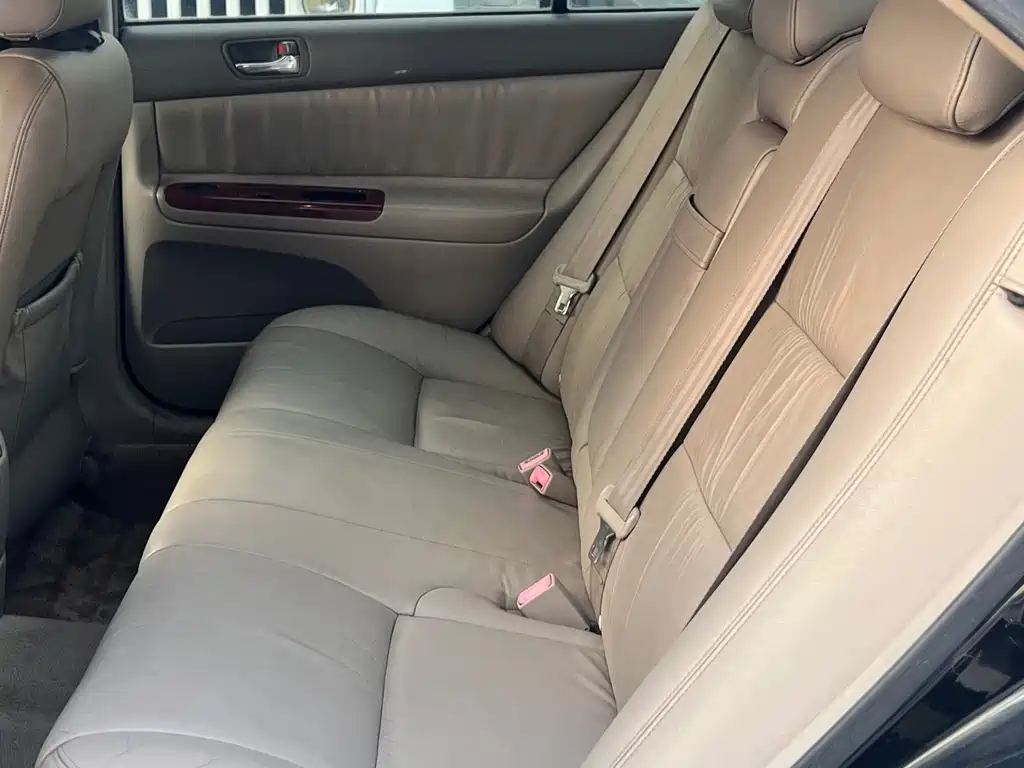 Toyota Camry — миниатюра 8