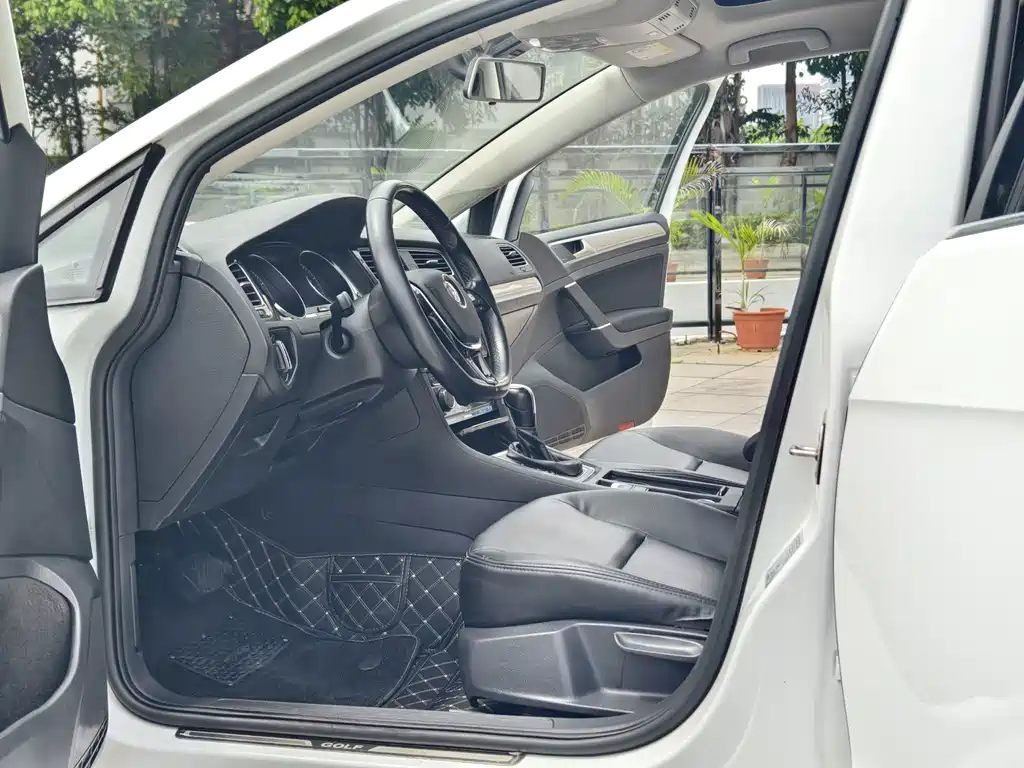 Volkswagen Golf — миниатюра 13