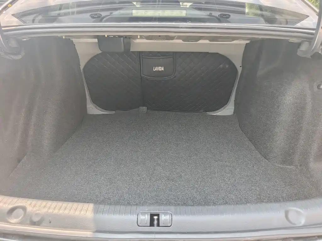 Volkswagen Lavida — миниатюра 16
