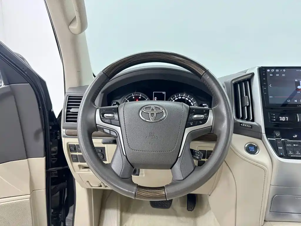 Toyota Land Cruiser — миниатюра 15