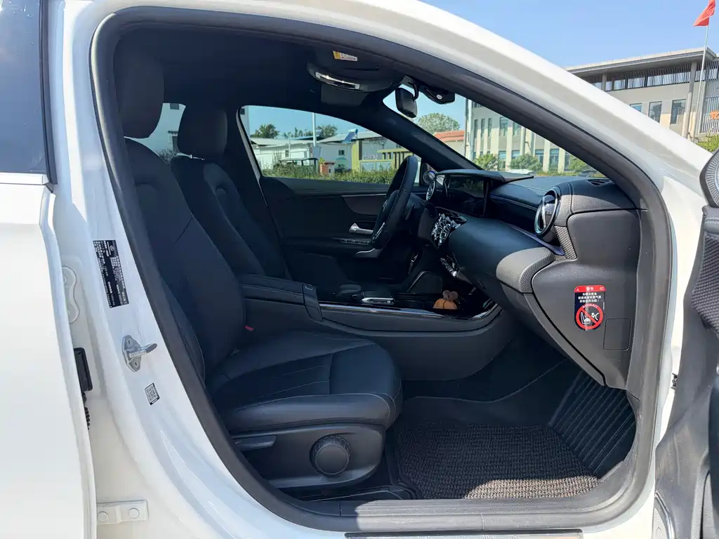 Mercedes-Benz A-Class — миниатюра 11