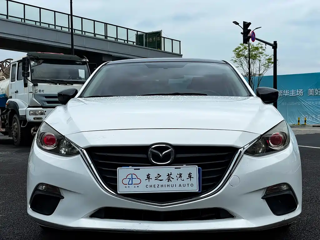 Mazda 3 Axela 2015