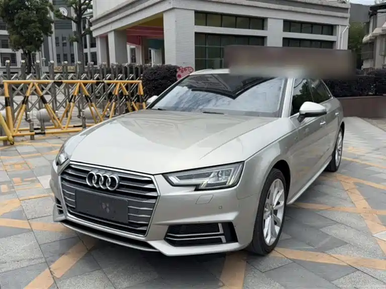 Audi A4L 2018