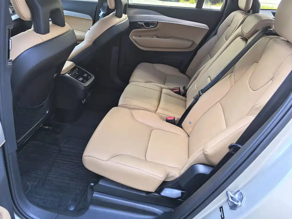 Volvo XC90 — миниатюра 20