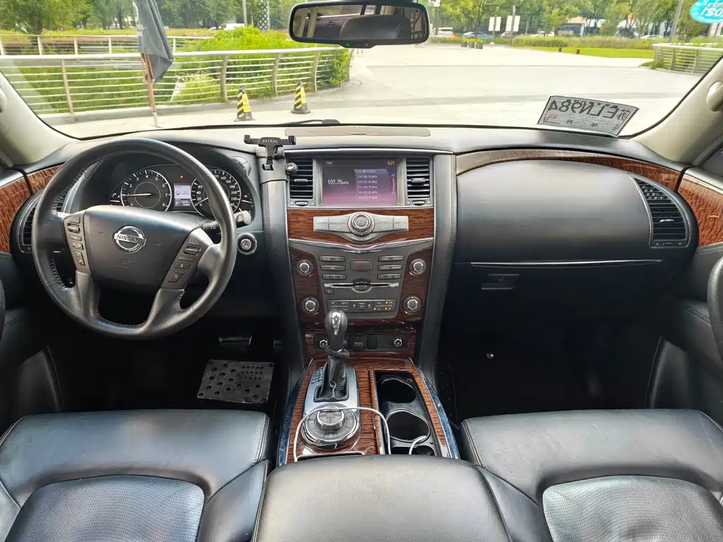 Nissan Patrol — миниатюра 8