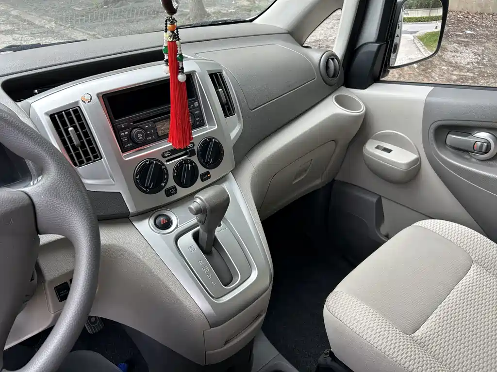 Nissan NV200 — миниатюра 12