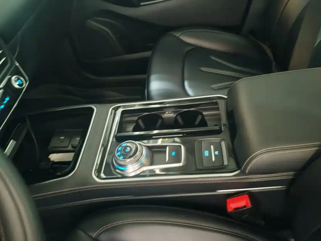 Ford Edge — миниатюра 7