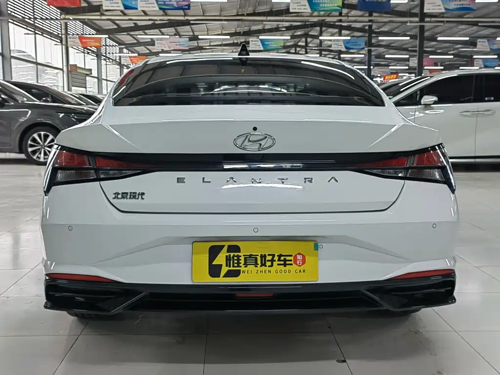 HYUNDAI ELANTRA