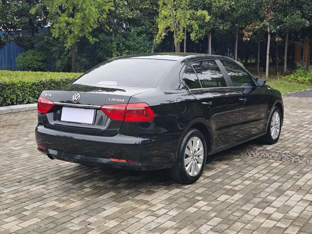 Volkswagen Lavida — миниатюра 8