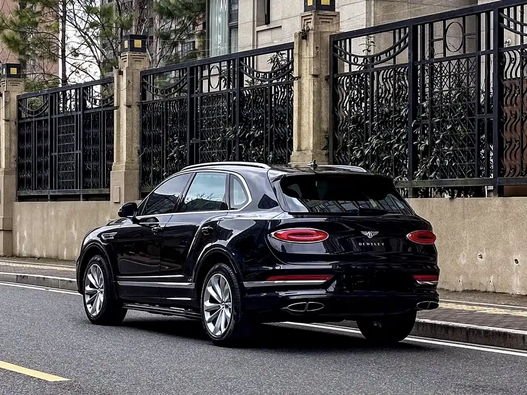Bentley Bentayga — миниатюра 6
