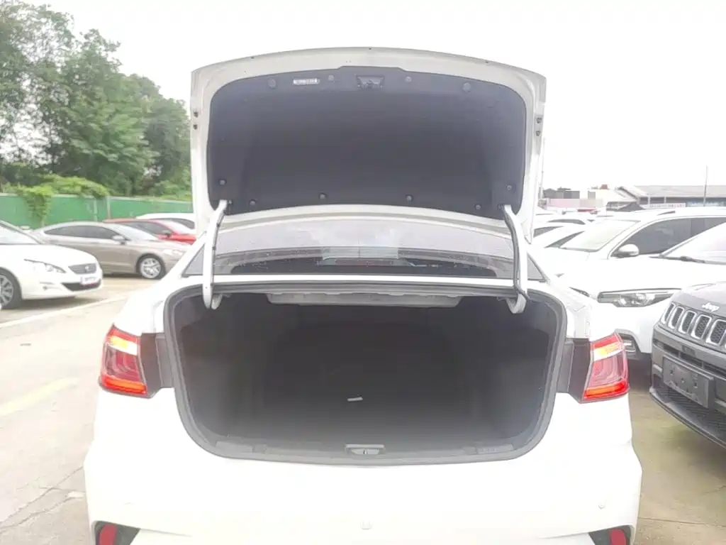 Changan Eado DT — миниатюра 19