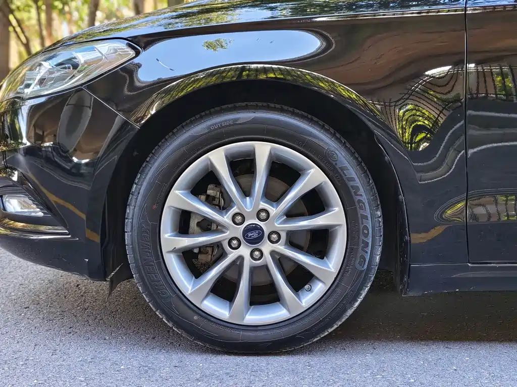 Ford Mondeo — миниатюра 7