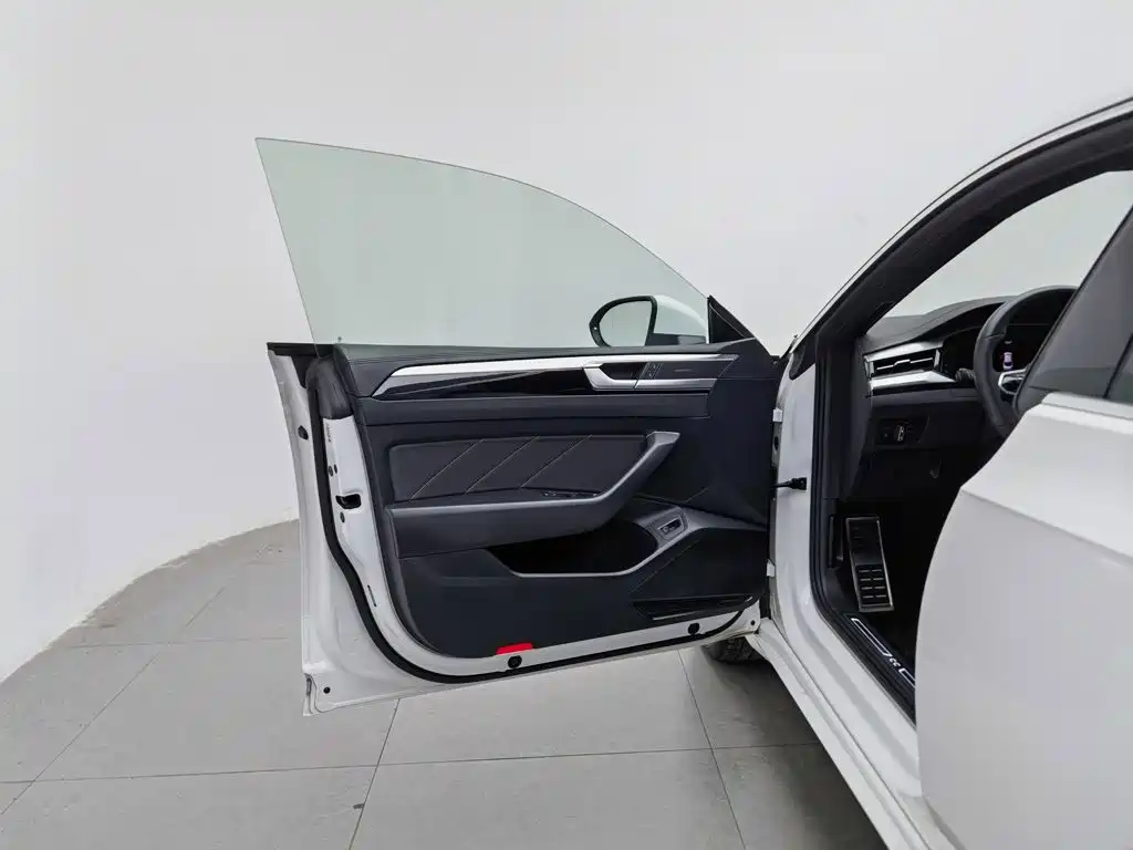 Volkswagen CC — миниатюра 8
