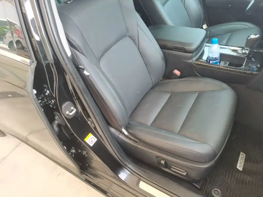 Toyota Crown — миниатюра 25