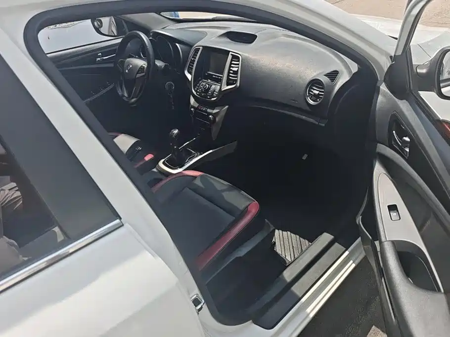 Changan Eado XT — миниатюра 8