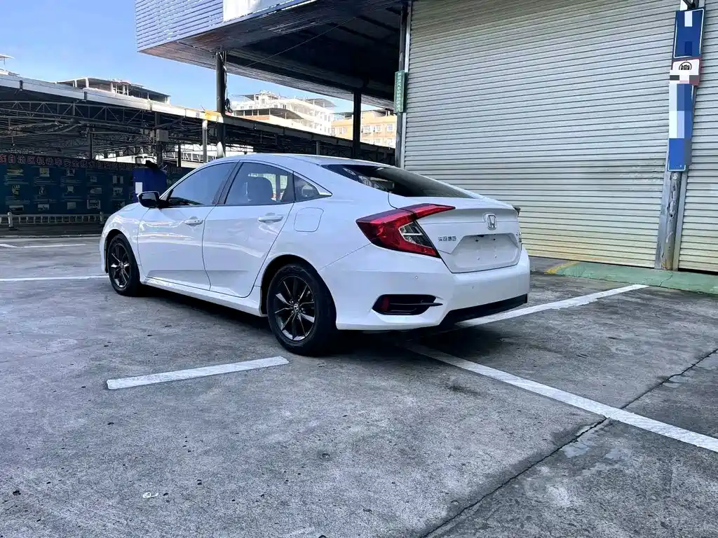 Honda Civic — миниатюра 8