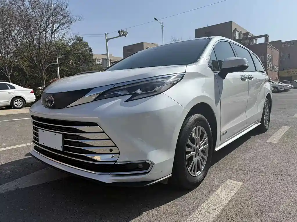 Toyota Sienna 2023