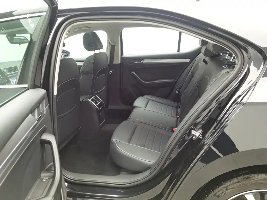 Skoda Superb — миниатюра 15