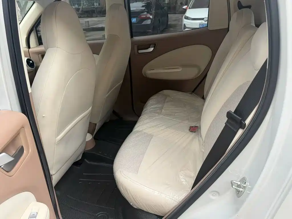 Wuling MINIEV — миниатюра 6