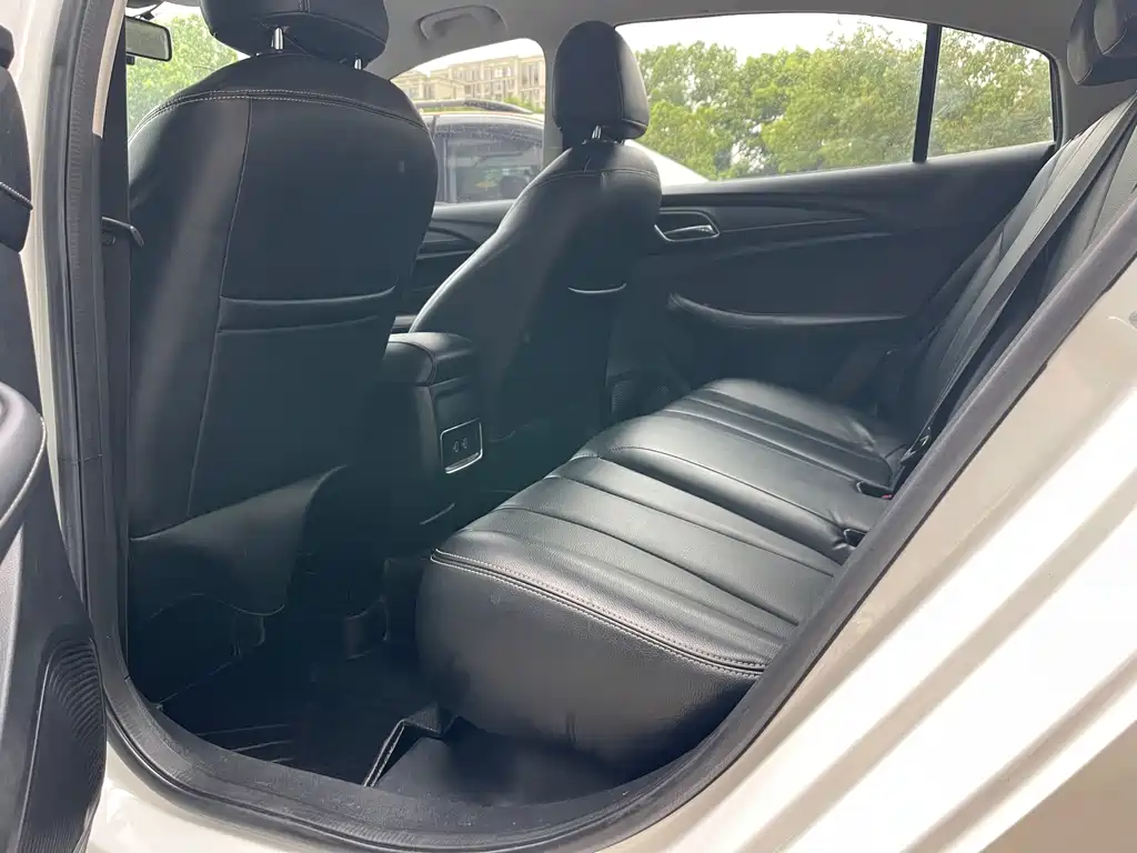 Roewe i5 — миниатюра 7