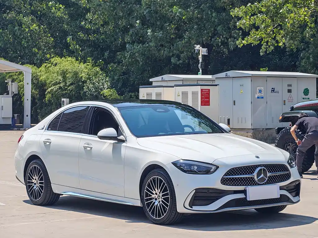 Mercedes-Benz C-Class — миниатюра 2