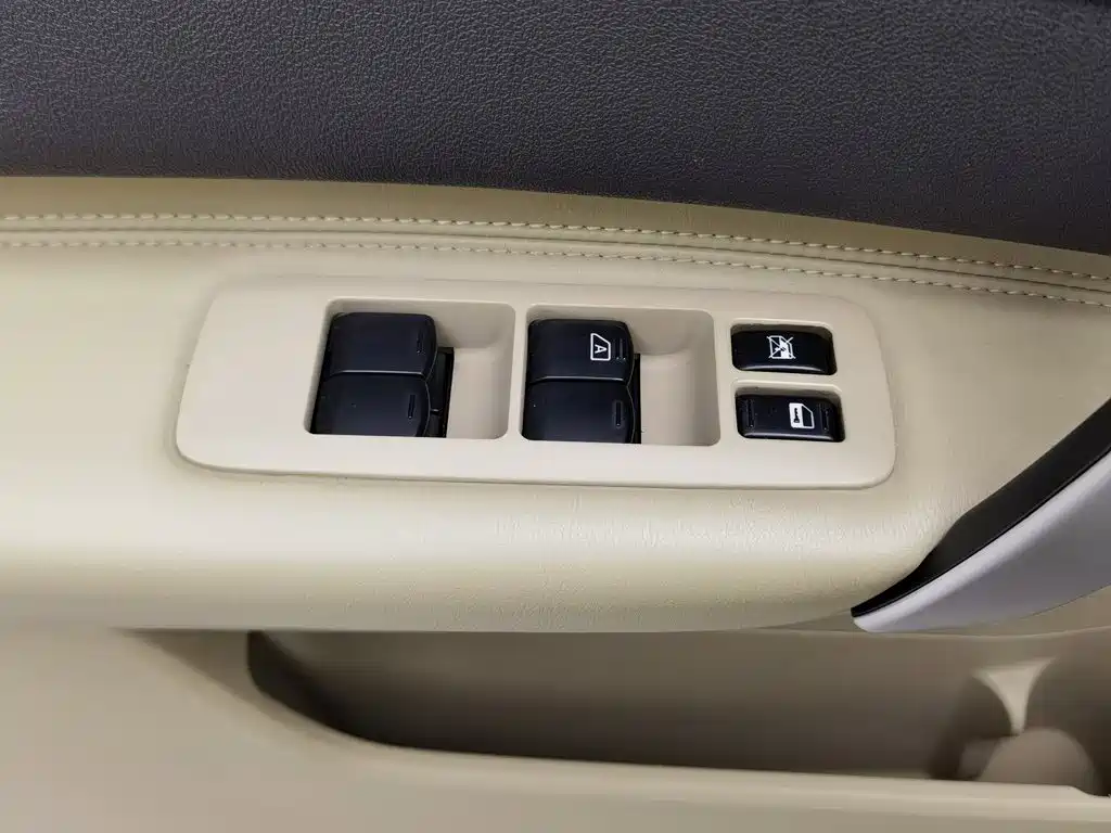 Nissan Qashqai — миниатюра 9