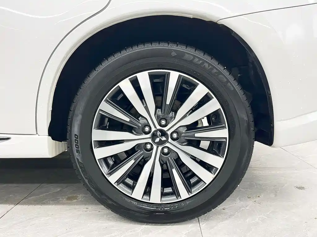 Mitsubishi Outlander — миниатюра 23