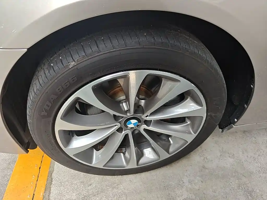 BMW 5 Series — миниатюра 23