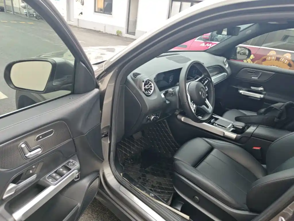 Mercedes-Benz GLB — миниатюра 16