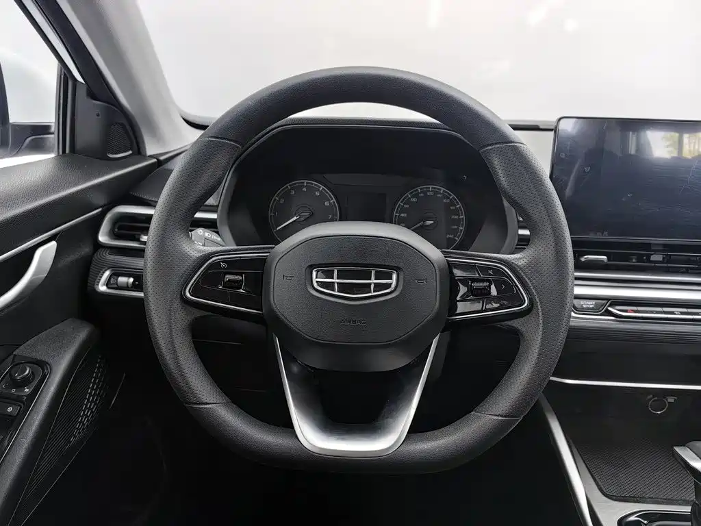 Geely Emgrand — миниатюра 11